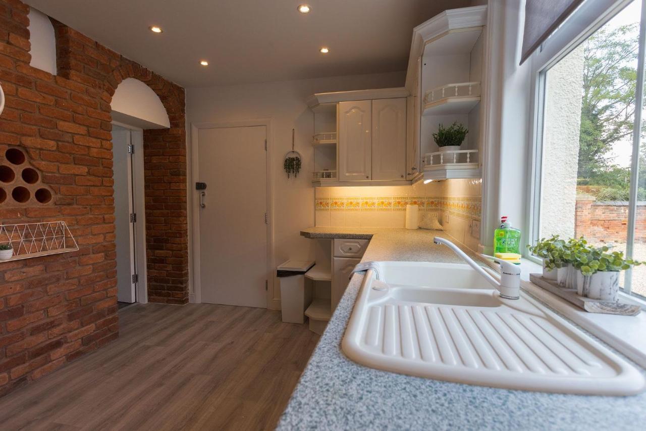 Stunning Rural Apartment - Sleeps 4 - Parking Lichfield Exterior foto